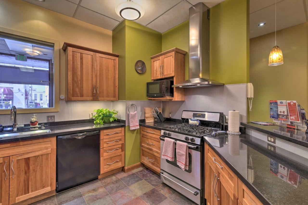 Idyllic Dtwn Anchorage Condo With Fireplace! Eksteriør billede